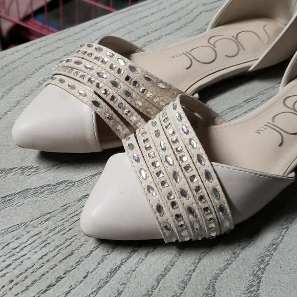 Sugar- ivory rhinestone flats. Women's size 6 - Picture 2 of 5